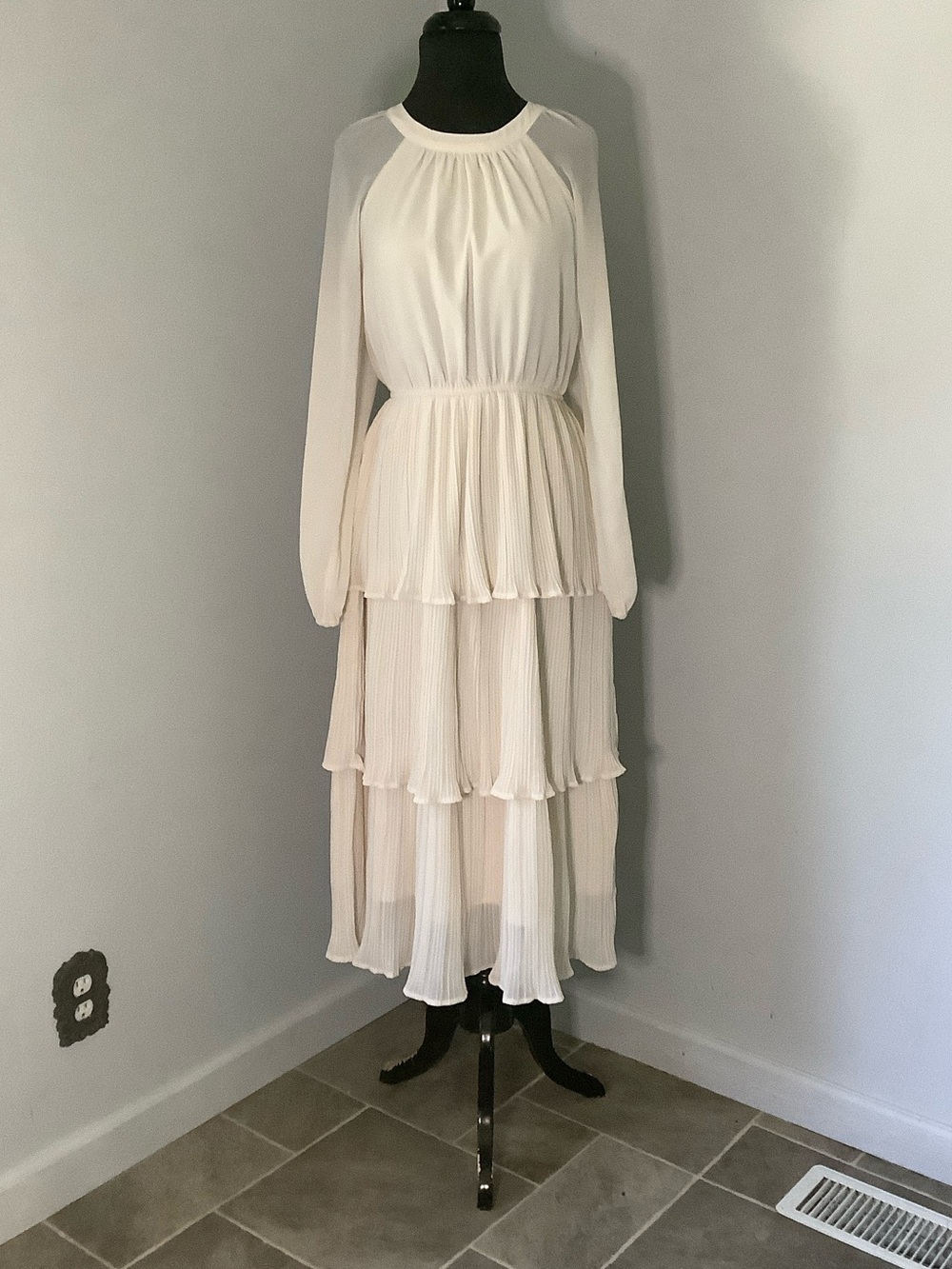 Off White Tiered Long-Sleeve Midi Dress